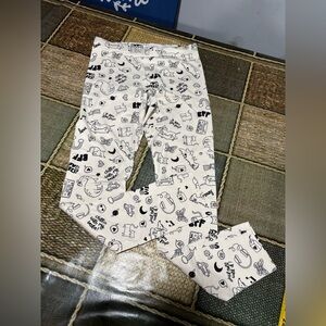 Wonder Nation White and Black Graphic Leggings